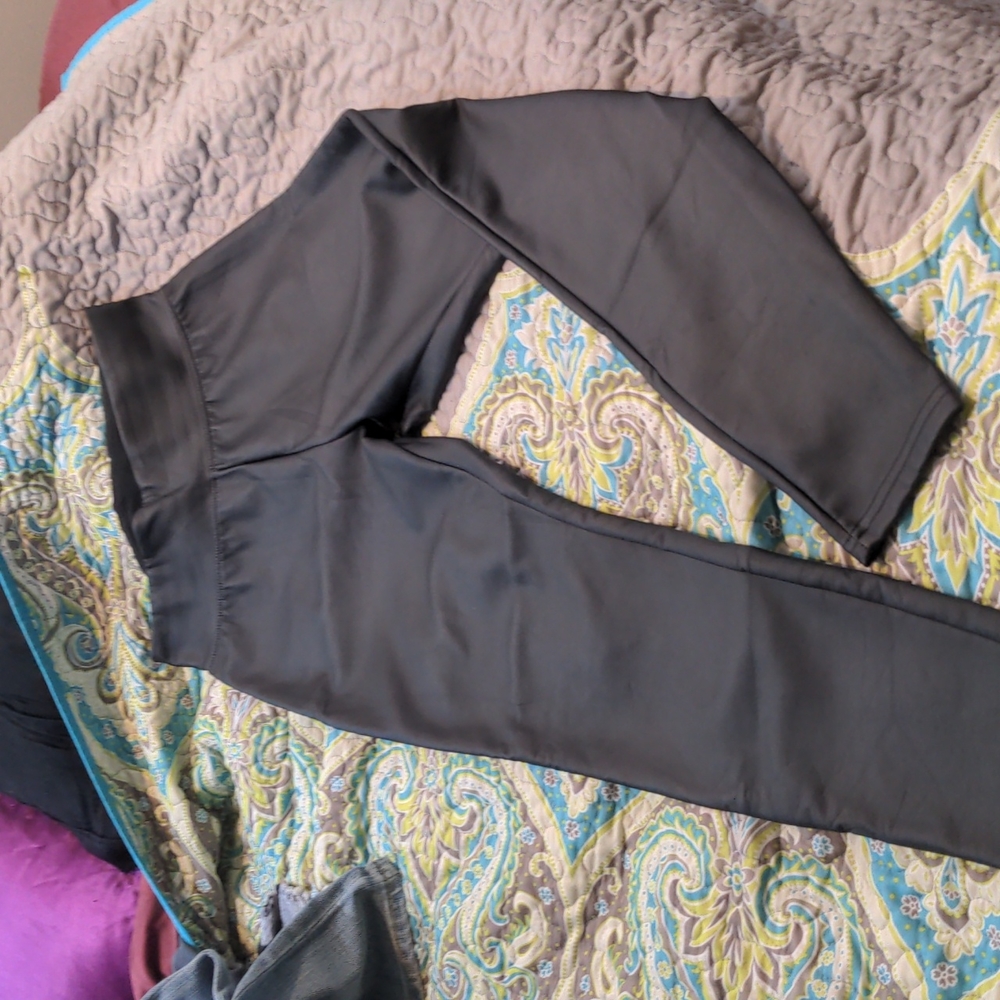 Black pleather leggings - Picture 2 of 2